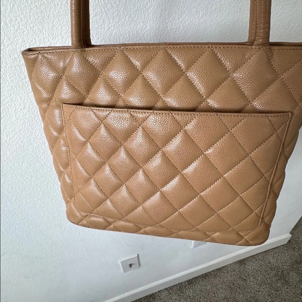 Chanel Tan Quilted Leather Tote Bag - Picture 3 of 4